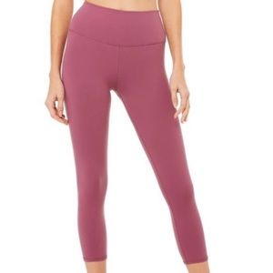 ALO Yoga leggings size small 
Pink Raspberry Capri Ankle